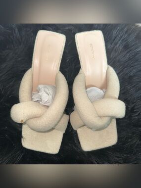 PLT Knot Heels